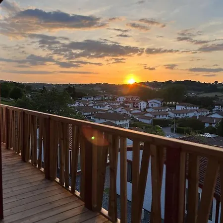 Eguzkitsua 3 Etoiles Avec Piscine Et Barbecue - Pays Basque - * Hasparren